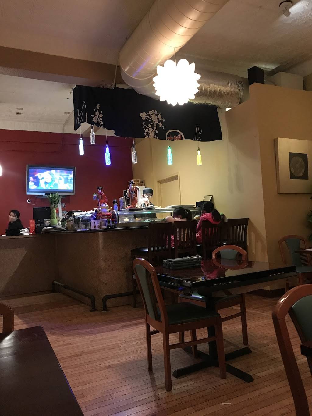 Tsunami | restaurant | 10 Market St, West Chester, PA 19382, USA | 6104303300 OR +1 610-430-3300