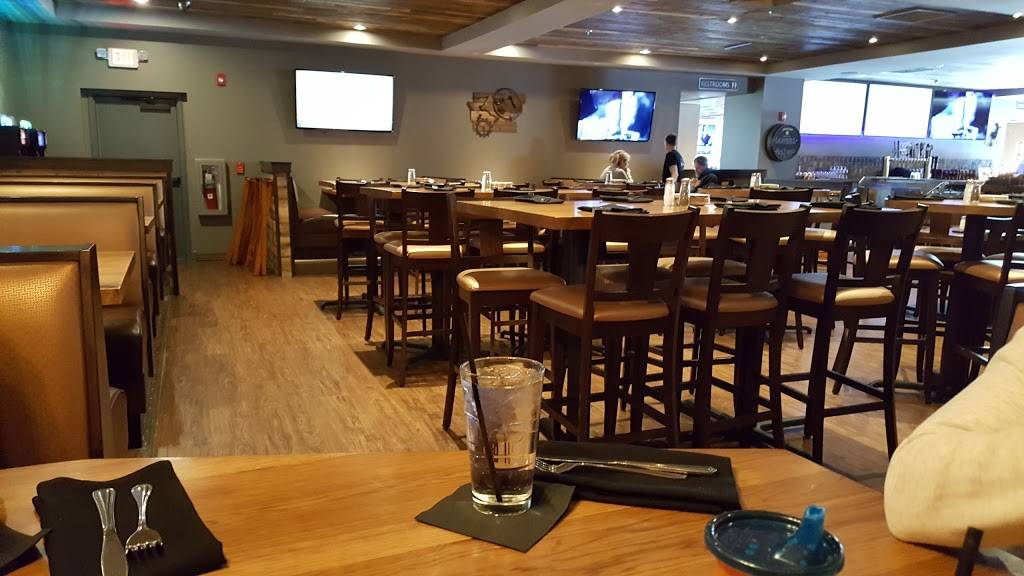 B-LUX GRILL & BAR | restaurant | 1481 Wisconsin Dells Pkwy, Wisconsin Dells, WI 53965, USA | 6082547999 OR +1 608-254-7999