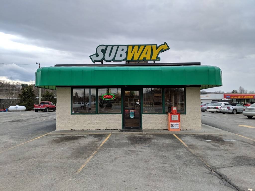 Subway | restaurant | 10631 Chapman Hwy, Seymour, TN 37865, USA | 8655776715 OR +1 865-577-6715