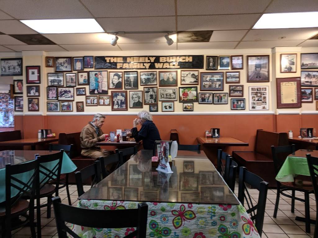 Jim Neelys Interstate Bar-B-Q | restaurant | 2265 S 3rd St, Memphis, TN 38109, USA | 9017752304 OR +1 901-775-2304