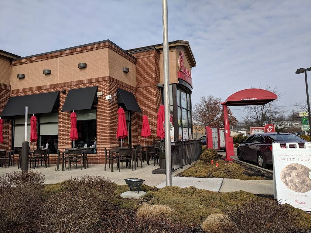 Chick-fil-A | restaurant | 6495 Glenway Ave, Cincinnati, OH 45211, USA | 5135989400 OR +1 513-598-9400