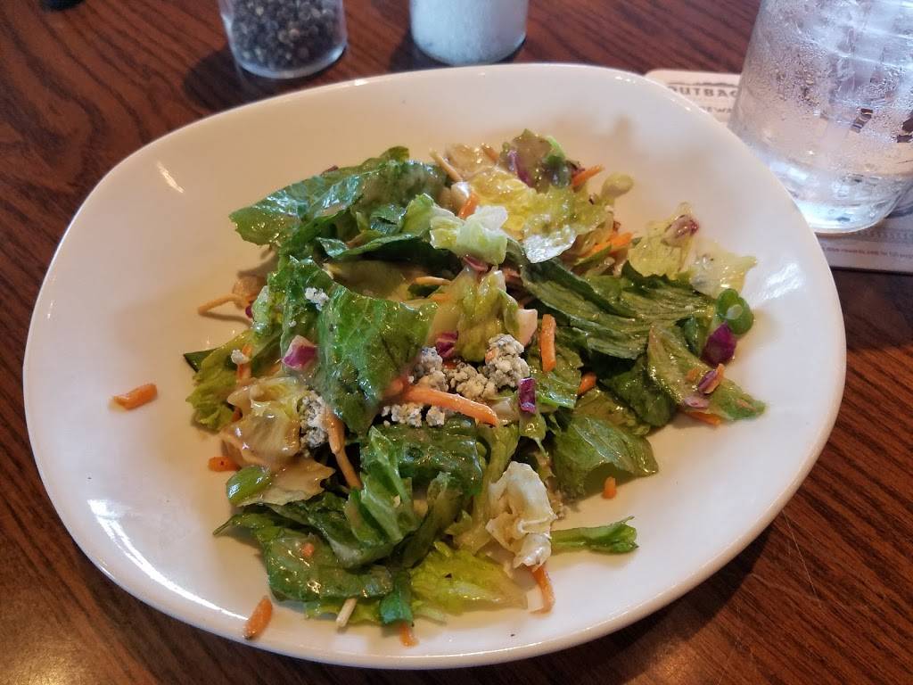 Outback Steakhouse | restaurant | 710 N US-441, The Villages, FL 32159, USA | 3524302590 OR +1 352-430-2590