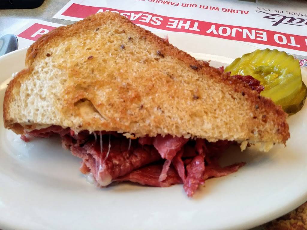 BIG BOY | restaurant | 751 Spring St, Petoskey, MI 49770, USA | 2313472931 OR +1 231-347-2931