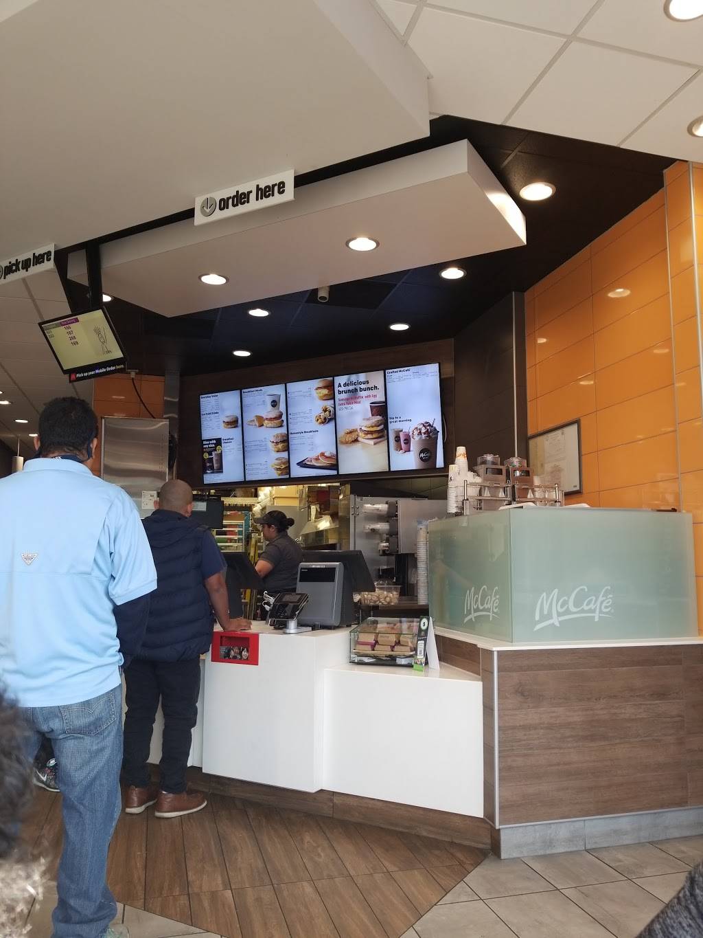 McDonalds | cafe | 5005 Columbia Pike, Arlington, VA 22204, USA | 7038209042 OR +1 703-820-9042