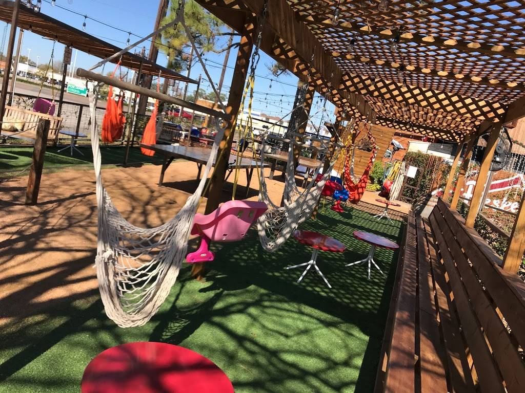 Preslees | restaurant | 1430 W 19th St, Houston, TX 77008, USA | 7133606439 OR +1 713-360-6439