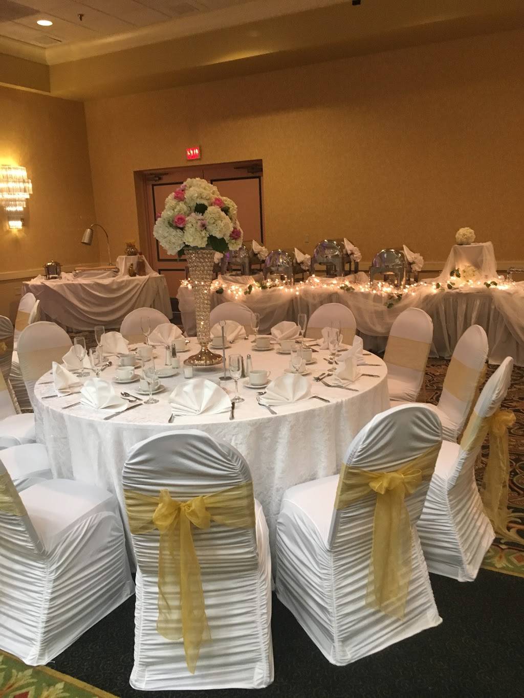 PJ Cavanaughs | restaurant | 195 Davidson Ave, Somerset, NJ 08873, USA | 7323561700 OR +1 732-356-1700