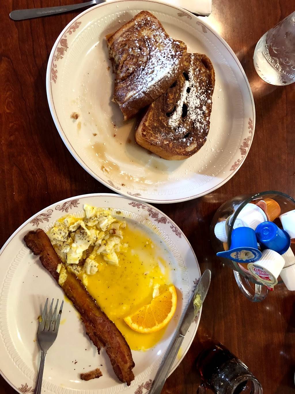 Galt Old town Diner | restaurant | 227 S Lincoln Way, Galt, CA 95632, USA | 2097452260 OR +1 209-745-2260