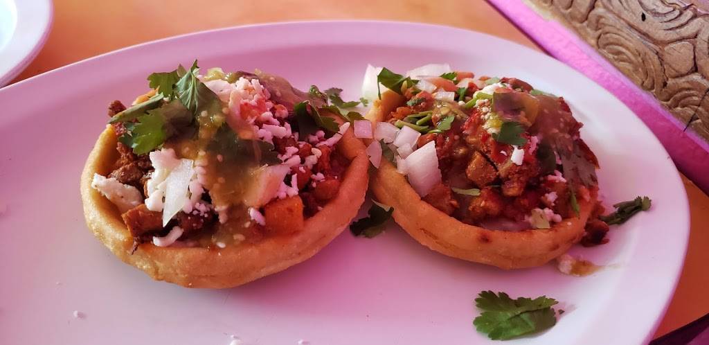 Taqueria Taco Riendo | restaurant | 127 W Main St, Apopka, FL 32703, USA | 4078890300 OR +1 407-889-0300