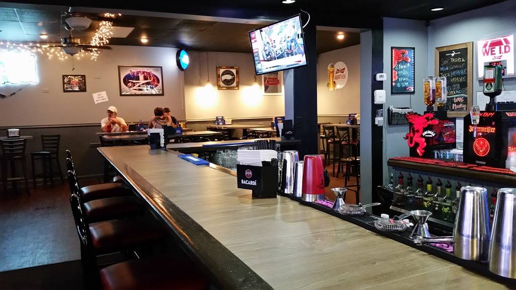 DEES MUSIC BAR & GRILL | restaurant | 2141 Loch Rane Blvd #140, Orange Park, FL 32073, USA | 9043752240 OR +1 904-375-2240