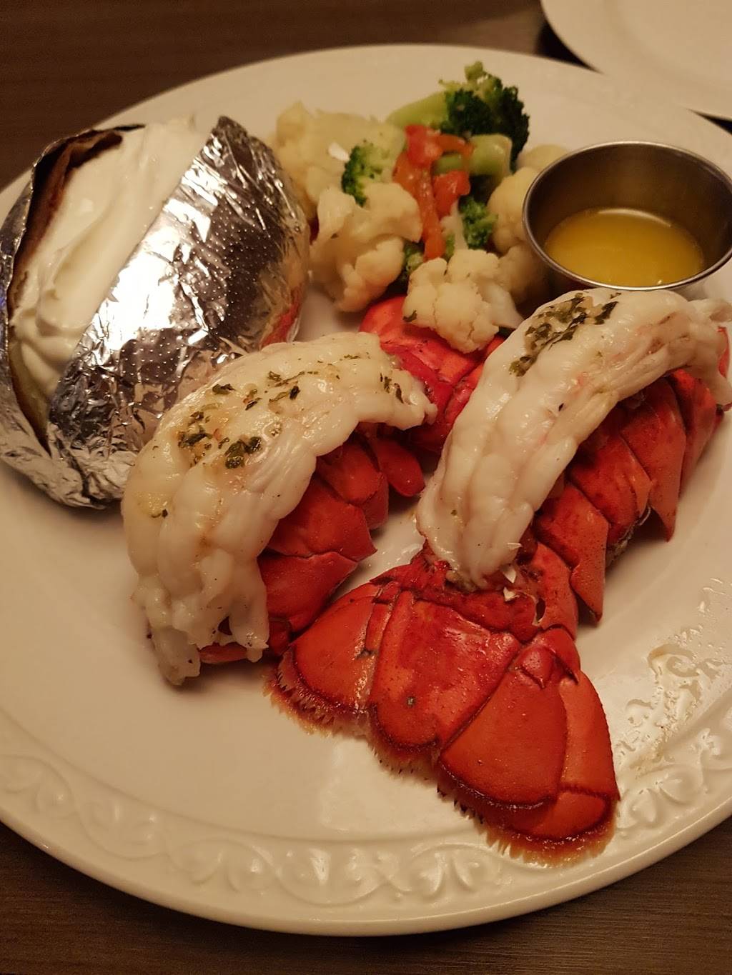 Webbs Steak Seafood Burgers & Bar | restaurant | 1640 Lesperance Rd, Windsor, ON N8N 1Y3, Canada | 5197350007 OR +1 519-735-0007