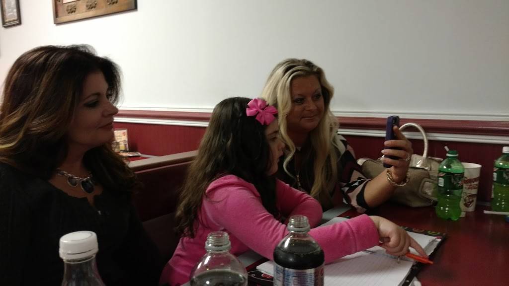 Giovannis Pizza | restaurant | 383 Main St, South Shore, KY 41175, USA | 6069326466 OR +1 606-932-6466