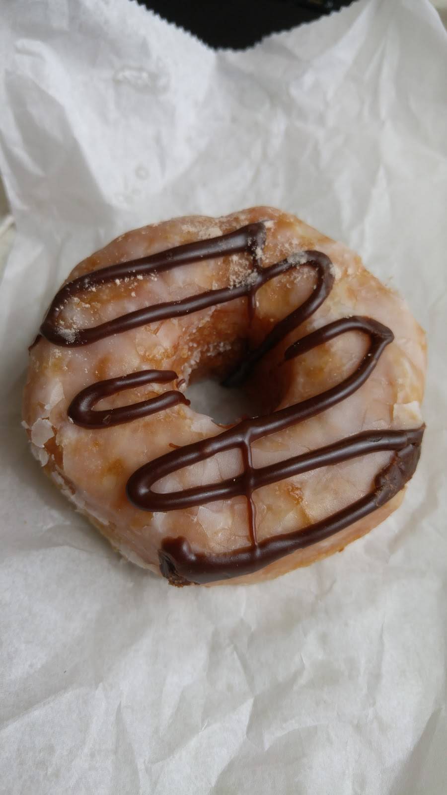 Dunkin | bakery | 11451 Euclid Ave, Cleveland, OH 44106, USA | 2163684639 OR +1 216-368-4639