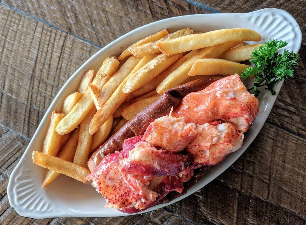 Lobster & Pho | restaurant | 6901 Rockside Rd, Independence, OH 44131, USA | 2165250028 OR +1 216-525-0028