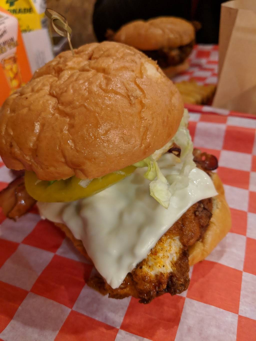 Bird On The Run | restaurant | 128 S Highland Ave, Pittsburgh, PA 15206, USA | 4124508915 OR +1 412-450-8915