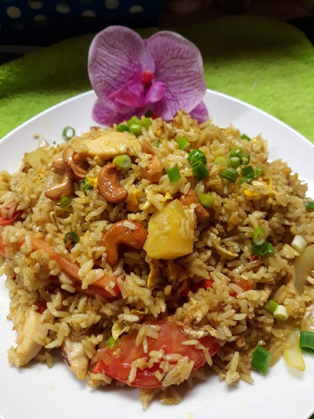 Snay Thai | restaurant | 445 Plaza Dr, Eustis, FL 32726, USA | 3526024850 OR +1 352-602-4850