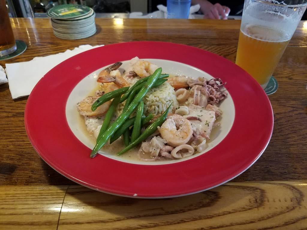 CrossRoads American Grille | restaurant | 43 Mall Way, West Sand Lake, NY 12196, USA | 5186745938 OR +1 518-674-5938