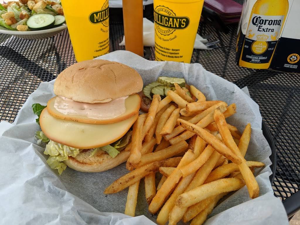 Mulligans Brick Oven Grill & Pub | restaurant | 205 E 18th St, Cedar Falls, IA 50613, USA | 3192773671 OR +1 319-277-3671