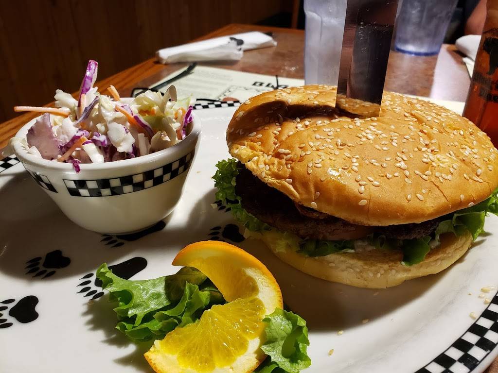 Tarzana Black Bear Diner | restaurant | 18355 Ventura Blvd, Tarzana, CA 91356, USA | 8184574071 OR +1 818-457-4071