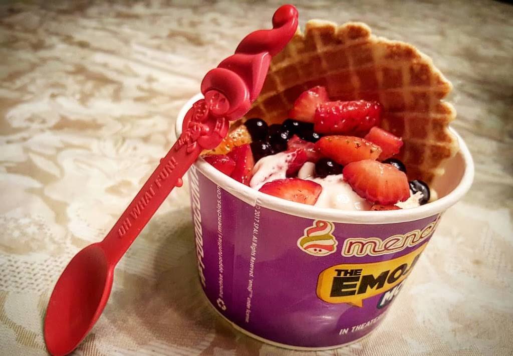 Menchies Frozen Yogurt | bakery | 16645 Sierra Lakes Pkwy, Fontana, CA 92336, USA | 9098543605 OR +1 909-854-3605