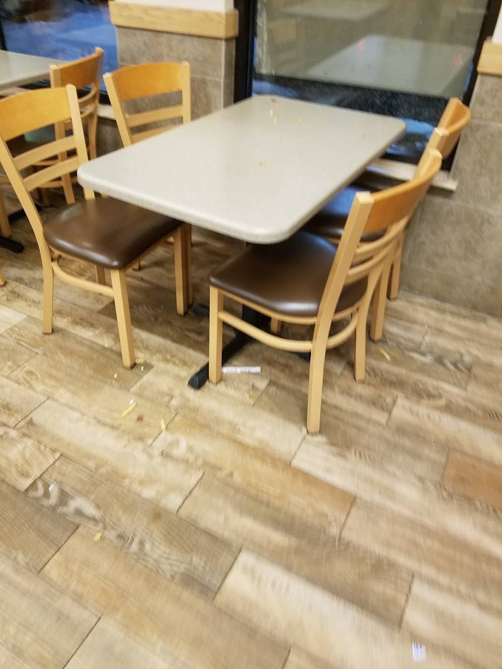 Wendys | restaurant | 112 N Lincoln Rd, Escanaba, MI 49829, USA | 9067895681 OR +1 906-789-5681