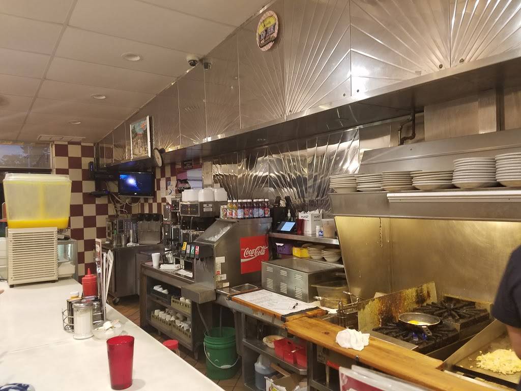 Mickeys Diner | restaurant | 1950 7th St W, St Paul, MN 55116, USA | 6516988387 OR +1 651-698-8387