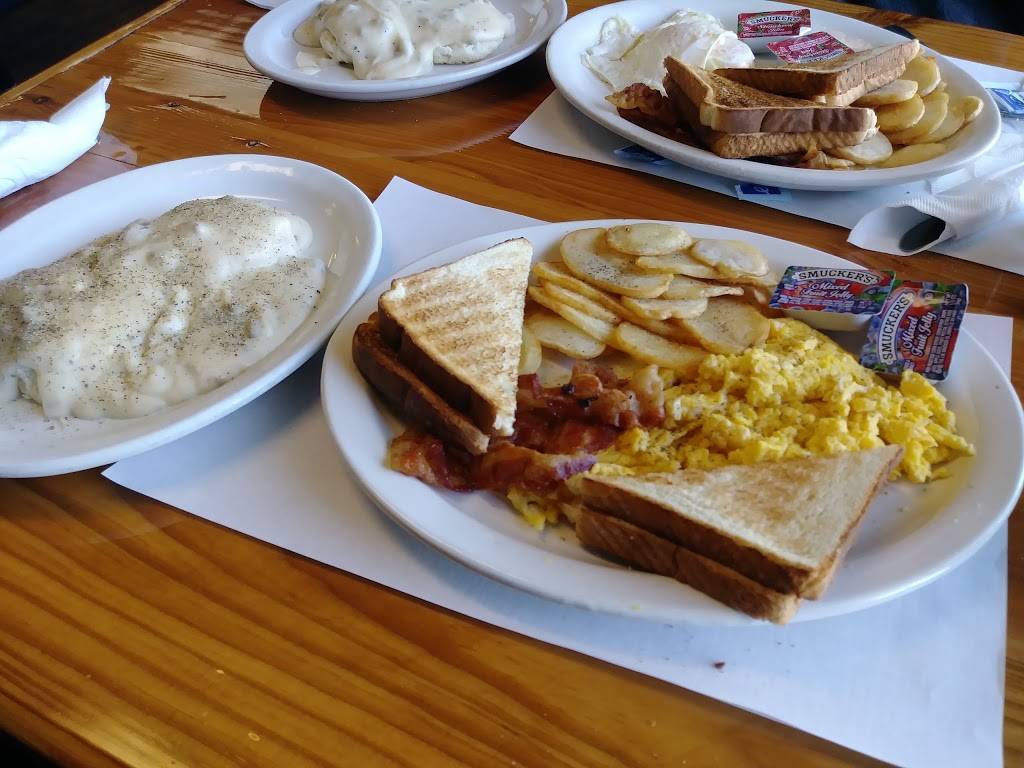 Granny Frannys | restaurant | 3191 Flucom Rd, De Soto, MO 63020, USA | 6365864100 OR +1 636-586-4100