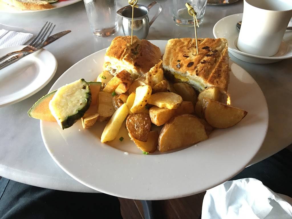 Corner Bistro | restaurant | 3604 Silverside Rd, Wilmington, DE 19810, USA | 3024771778 OR +1 302-477-1778