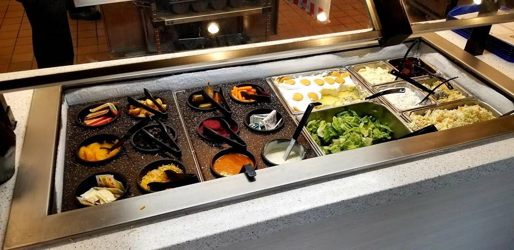 KFC | restaurant | 2540 N 11th St, Lincoln, NE 68521, USA | 4024778585 OR +1 402-477-8585