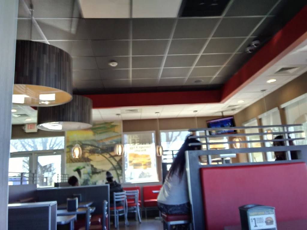 Hardees | restaurant | 3783 E, AR-18, Blytheville, AR 72315, USA | 8708246450 OR +1 870-824-6450