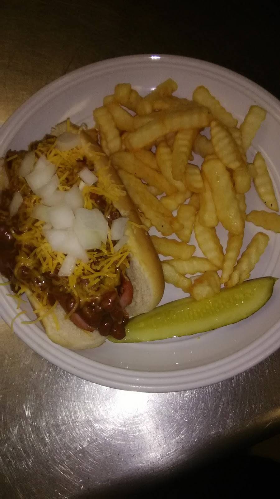 Prop Blast Cafe | restaurant | 302 Airport Dr, Coldwater, MI 49036, USA | 5177816000 OR +1 517-781-6000