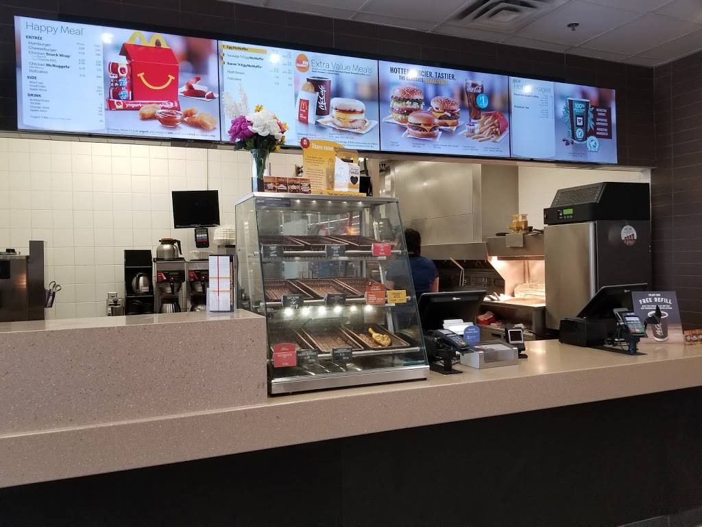 McDonalds | cafe | 17940 Yonge St, Newmarket, ON L3Y 8S4, Canada | 9058950845 OR +1 905-895-0845