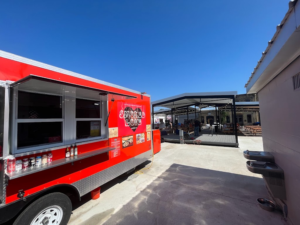Smoked Love BBQ | restaurant | 710 Chestnut St, Bastrop, TX 78602, USA | 7378819880 OR +1 737-881-9880