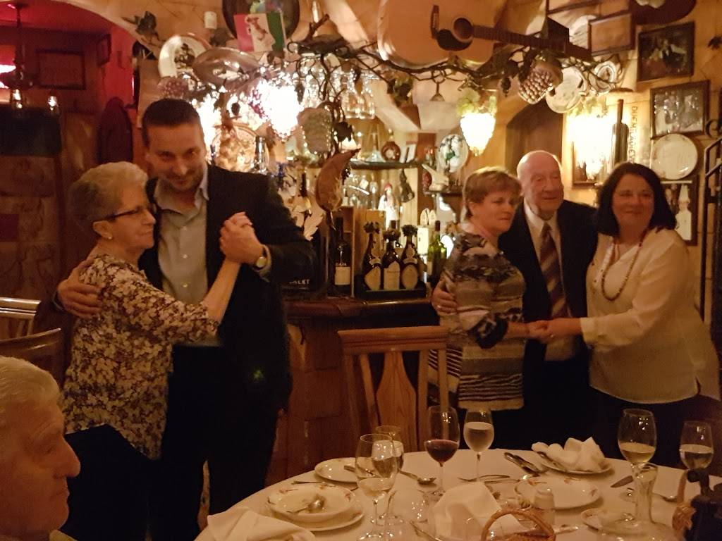 Villa Massimo Restaurant | restaurant | 120 Boulevard Taschereau, La Prairie, QC J5R 1S8, Canada | 4504443416 OR +1 450-444-3416