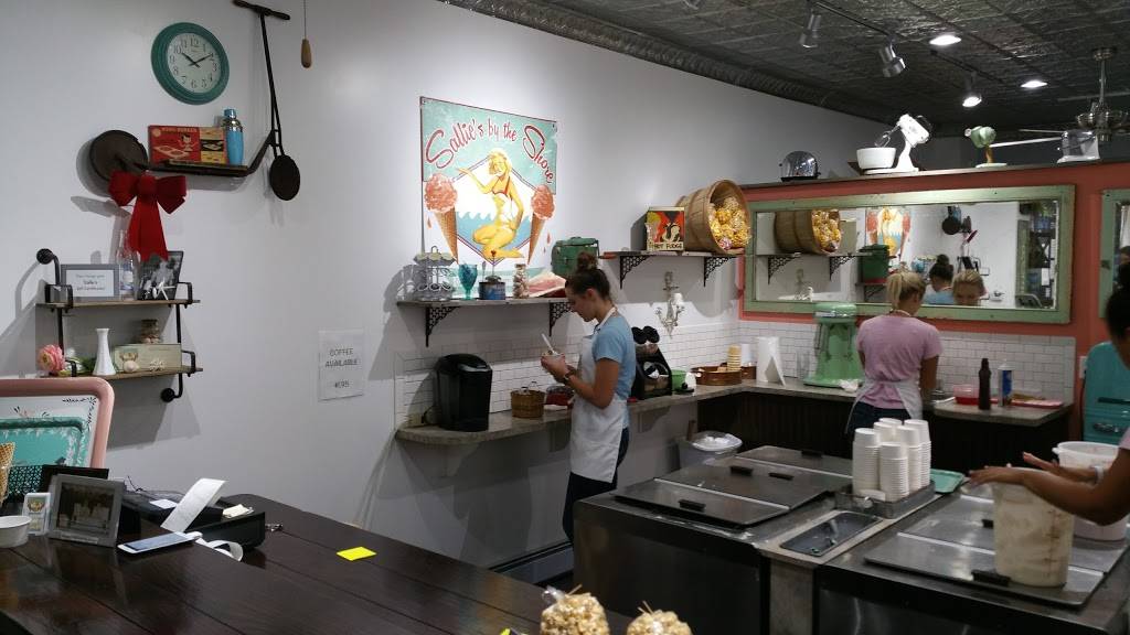 Sallies By The Shore | restaurant | 110 S Main St, Culver, IN 46511, USA | 5742429955 OR +1 574-242-9955