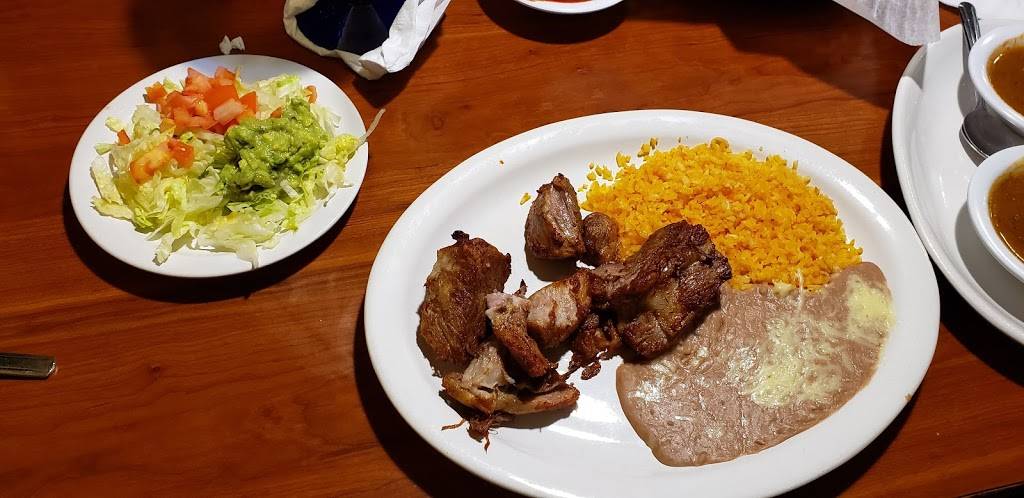 Cinco De Mayo Mexican Restaurant | restaurant | 1150 Route 54 West, Clinton, IL 61727, USA | 2179357000 OR +1 217-935-7000