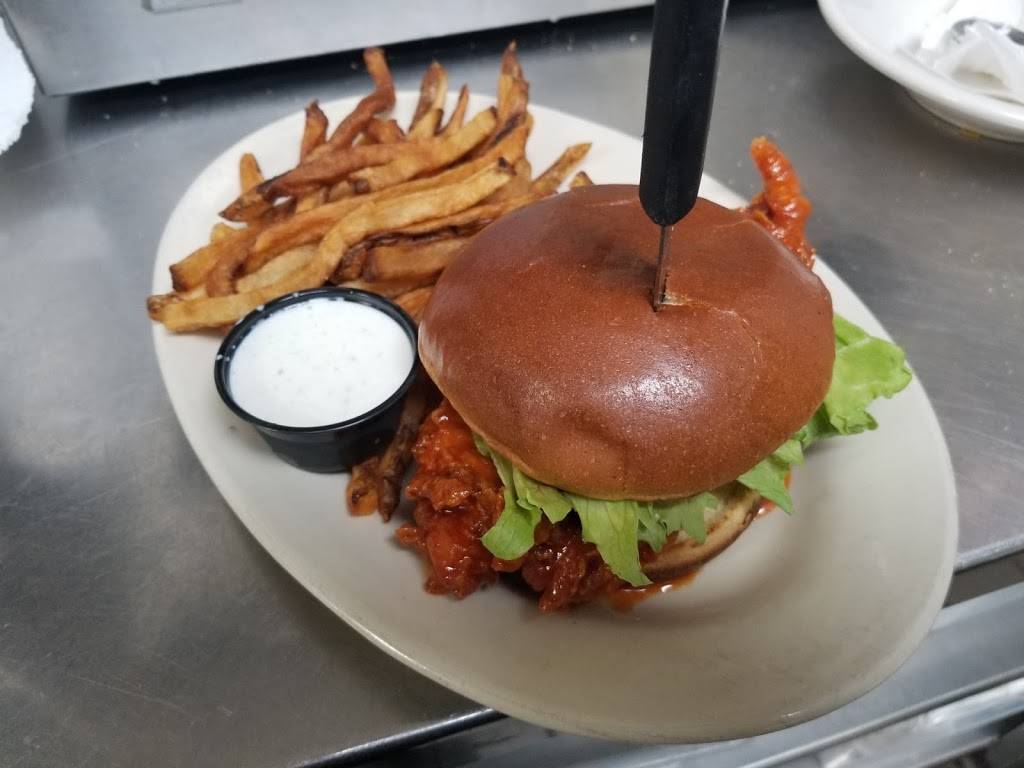 Donnellys Irish Pub | restaurant | 4501 N Rockwood Dr, Peoria, IL 61615, USA | 3096810800 OR +1 309-681-0800