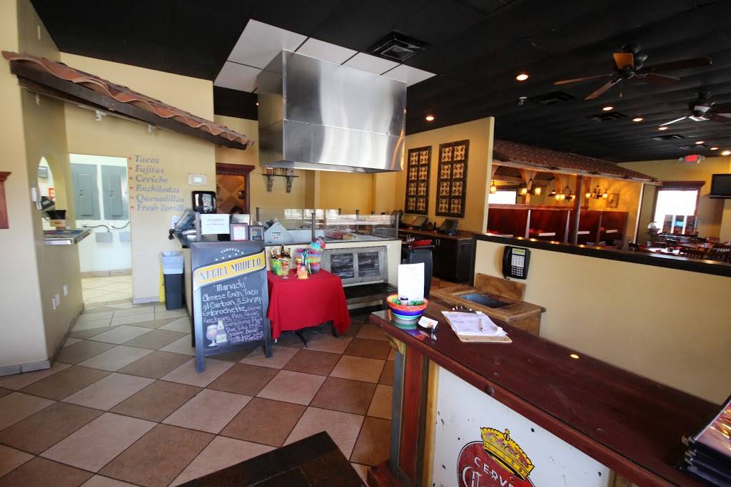 Victors Mexican Grille | restaurant | 8525 Farm to Market 359, Fulshear, TX 77441, USA | 2815330040 OR +1 281-533-0040