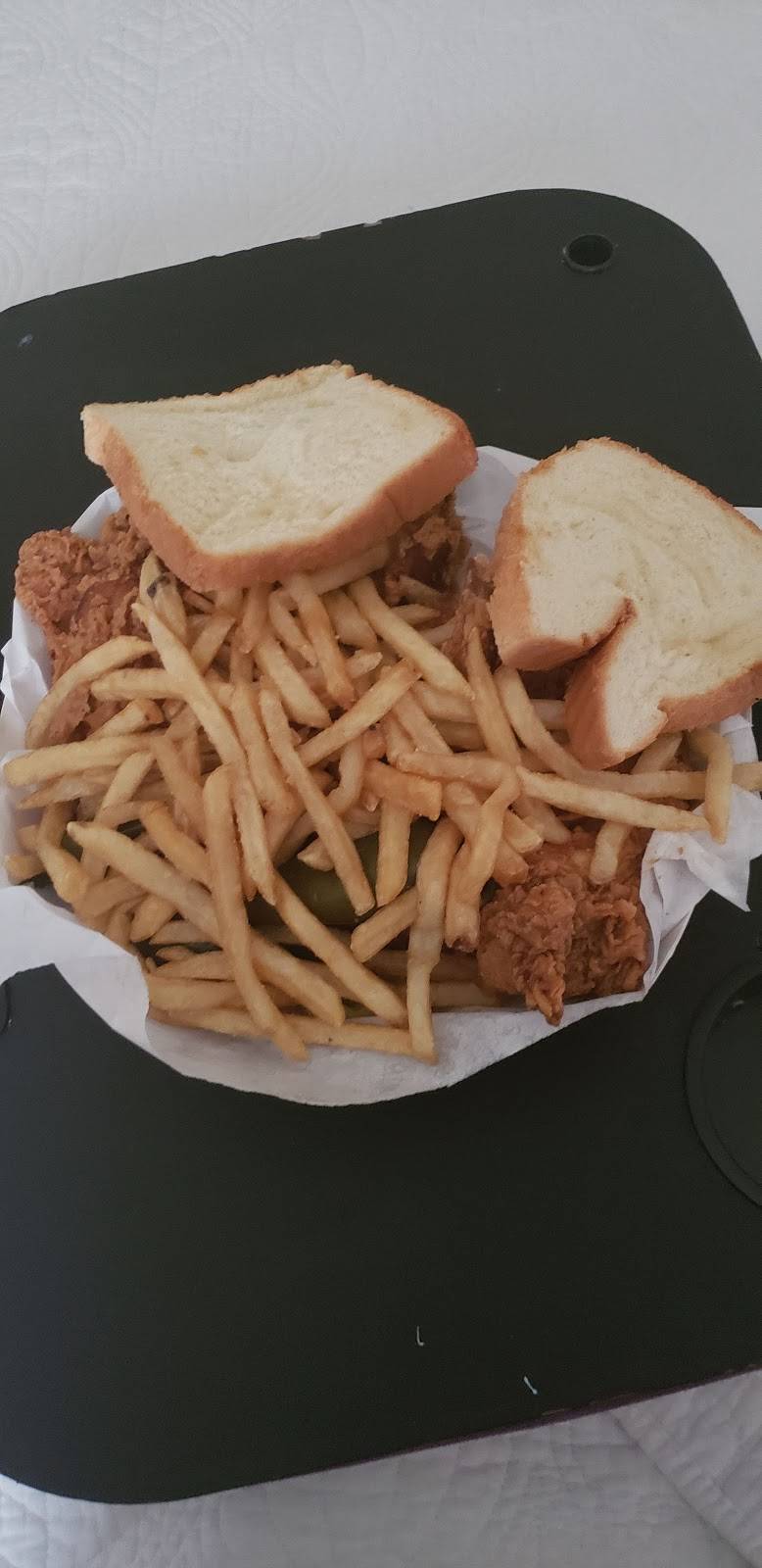 Halls Honey Fried Chicken | restaurant | 4105 W Camp Wisdom Rd, Dallas, TX 75237, USA | 4693722600 OR +1 469-372-2600