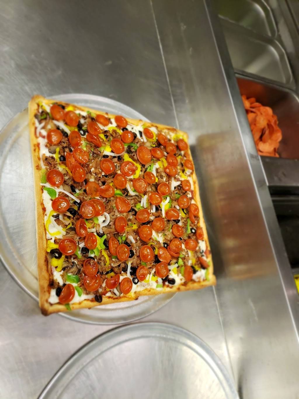 Francos Pizza Place | restaurant | 42 S Court St, Athens, OH 45701, USA | 7404479316 OR +1 740-447-9316