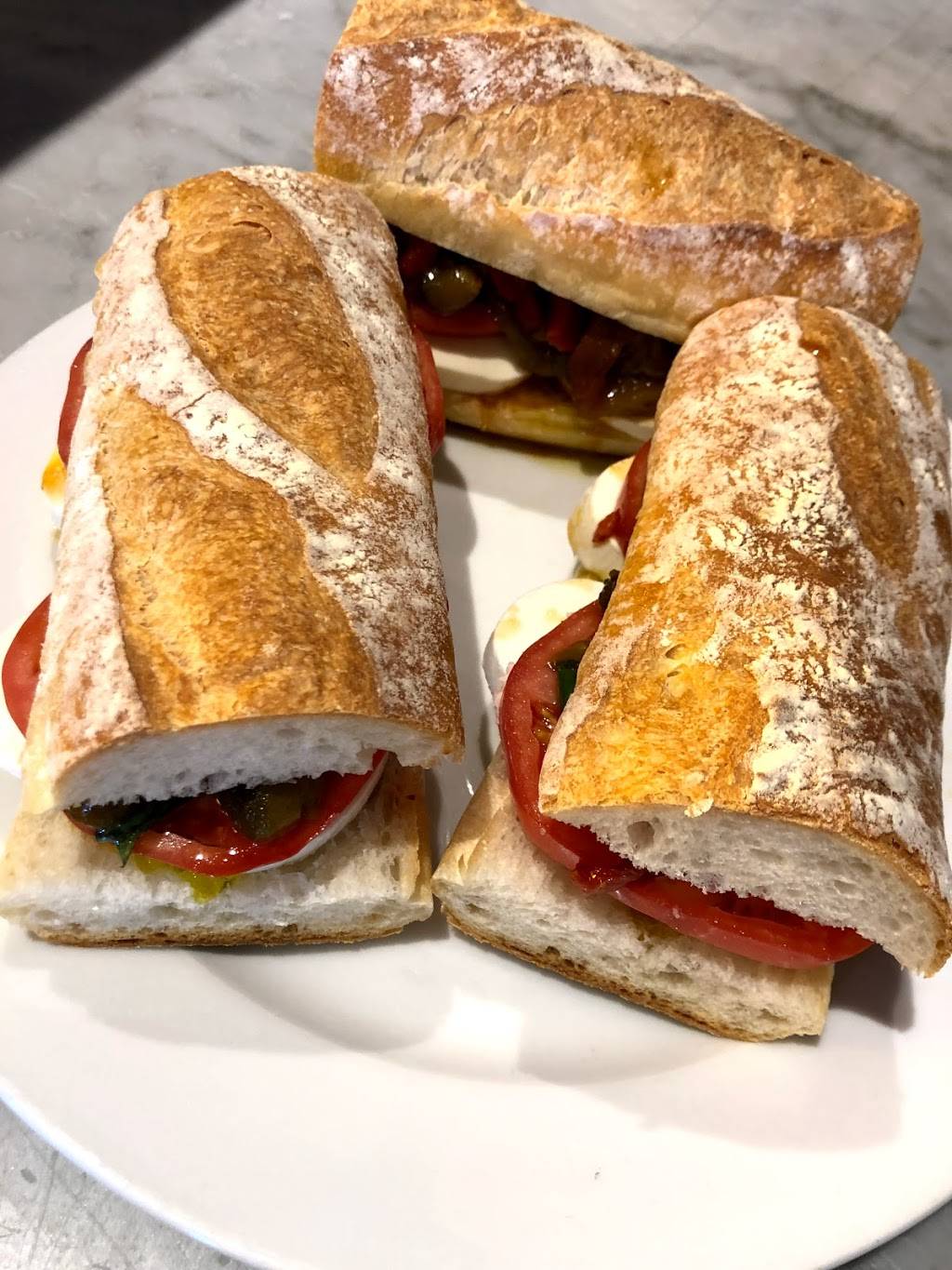 La Villa Pizzeria | restaurant | 8207 153rd Ave, Howard Beach, NY 11414, USA | 7186418259 OR +1 718-641-8259