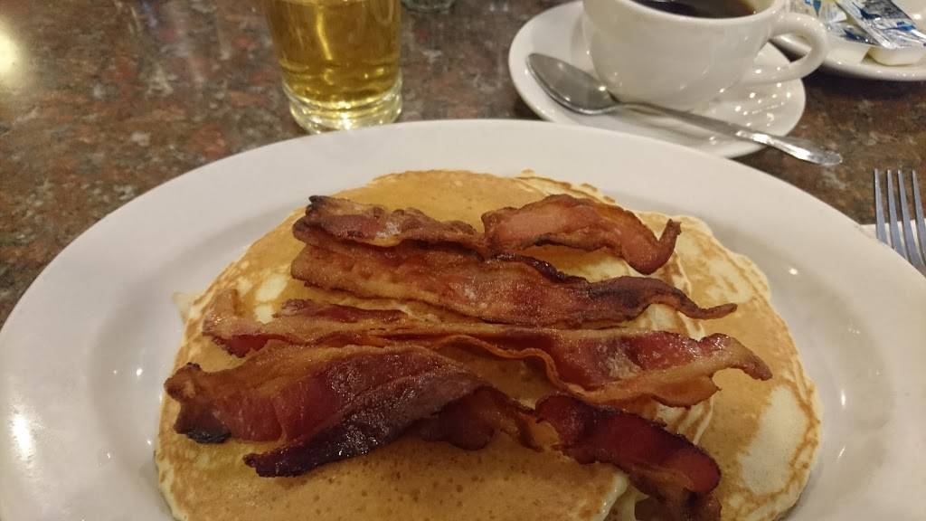 Lollipops Diner | restaurant | 15331 Cross Island Pkwy, Whitestone, NY 11357, USA | 7187464756 OR +1 718-746-4756