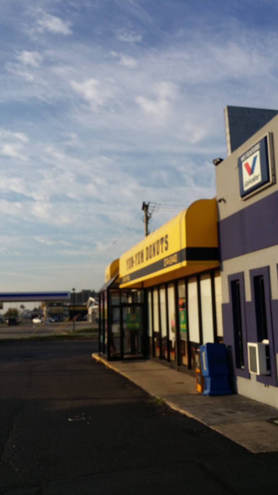 Yum Yum Donuts | bakery | 8284 Telegraph Rd, Taylor, MI 48180, USA | 7343740440 OR +1 734-374-0440