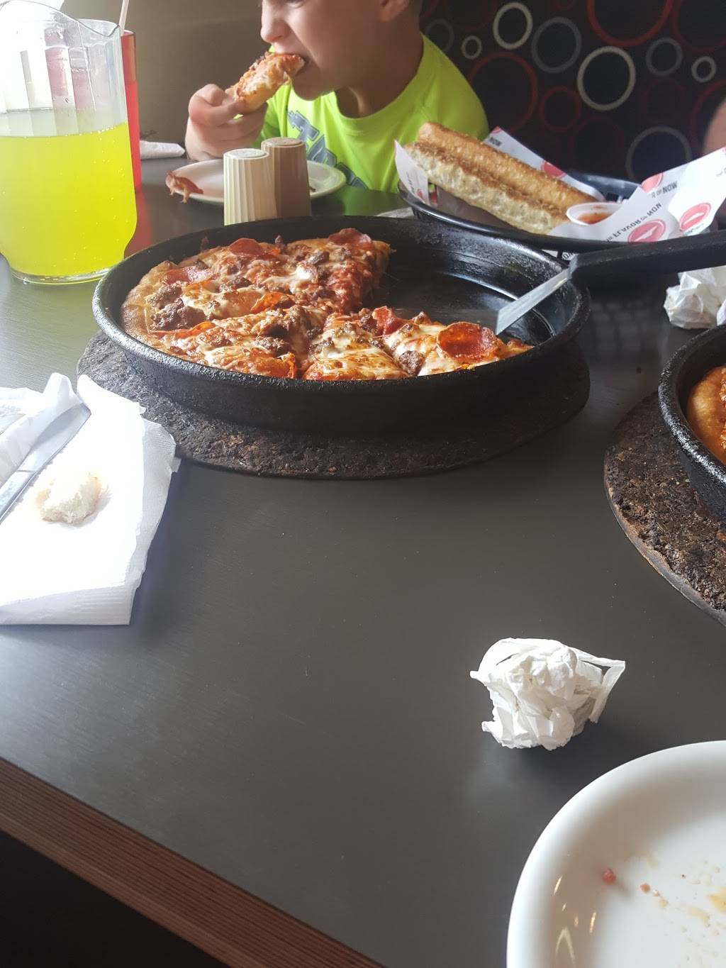 Pizza Hut | meal takeaway | 160 US-22, Wintersville, OH 43953, USA | 7402640141 OR +1 740-264-0141