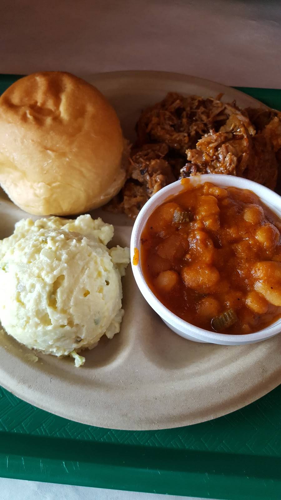 Barbeque Exchange | restaurant | 102 Martinsburg Ave, Gordonsville, VA 22942, USA | 5408320227 OR +1 540-832-0227