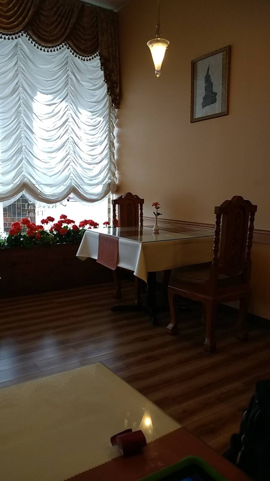 Krystal Thai | restaurant | 230 W Virginia St, Crystal Lake, IL 60014, USA | 8154440004 OR +1 815-444-0004