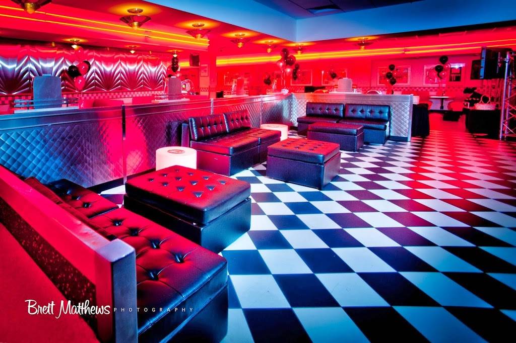 Carlyle At the Omni | restaurant | 333 Earle Ovington Blvd Ste Ll4, Uniondale, NY 11553, USA | 5162272600 OR +1 516-227-2600