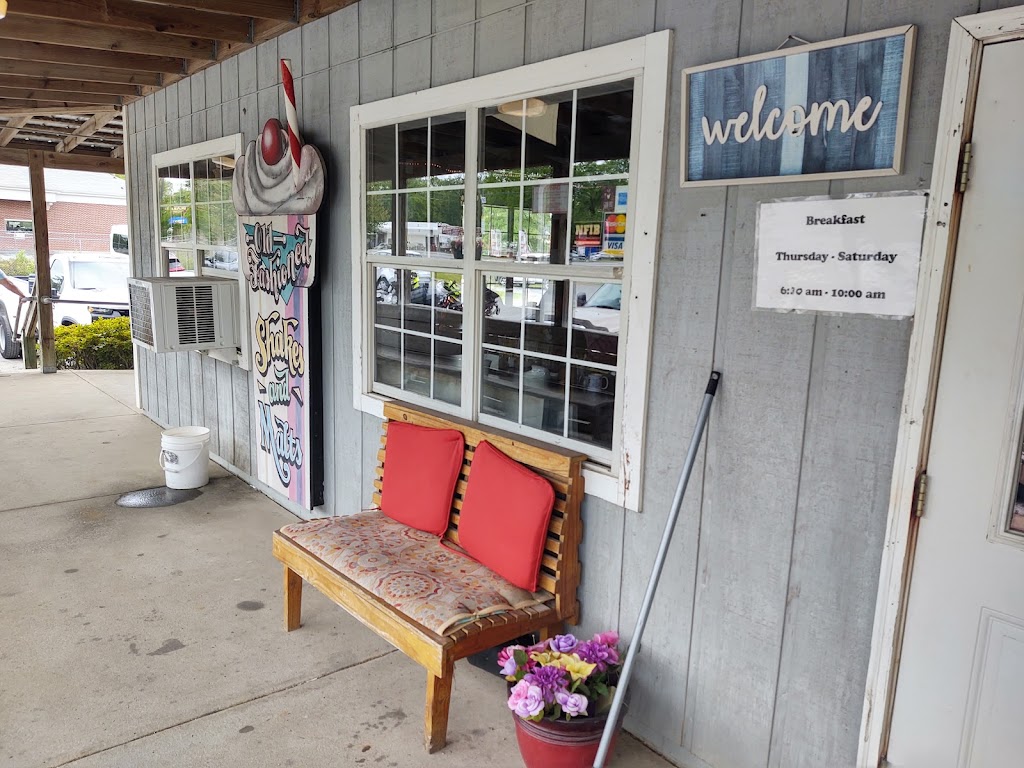 The Gator Cafe | restaurant | 5747 FL-4, Baker, FL 32531, USA | 8505374949 OR +1 850-537-4949