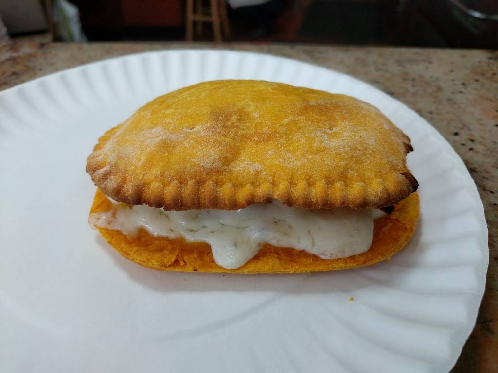 Vinnys Pizzeria & Lnchntt | restaurant | 19901 32nd Ave, Flushing, NY 11358, USA | 7183528447 OR +1 718-352-8447