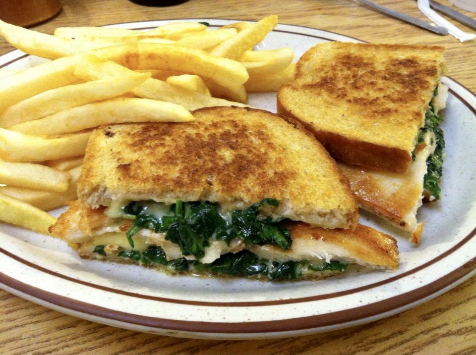 Midpoint Café | restaurant | 1002 15th St, Lawrenceville, IL 62439, USA | 6189437065 OR +1 618-943-7065