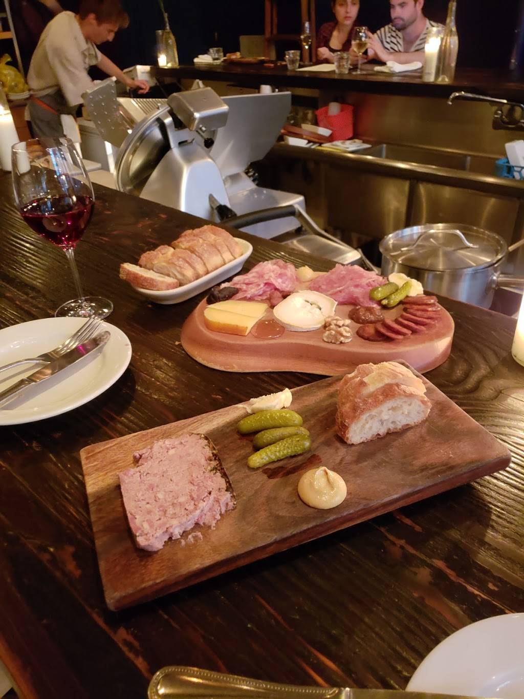 Mignon | restaurant | 128 E 6th St, Los Angeles, CA 90014, USA | 2134890131 OR +1 213-489-0131